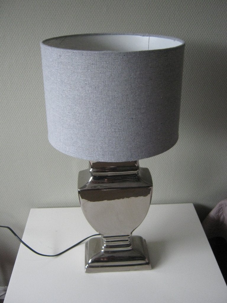 Mooie tafellamp met nieuwe kap, Huis en Inrichting, Lampen | Tafellampen, Met schakelaar, Overige merken, Textiel, Nieuw