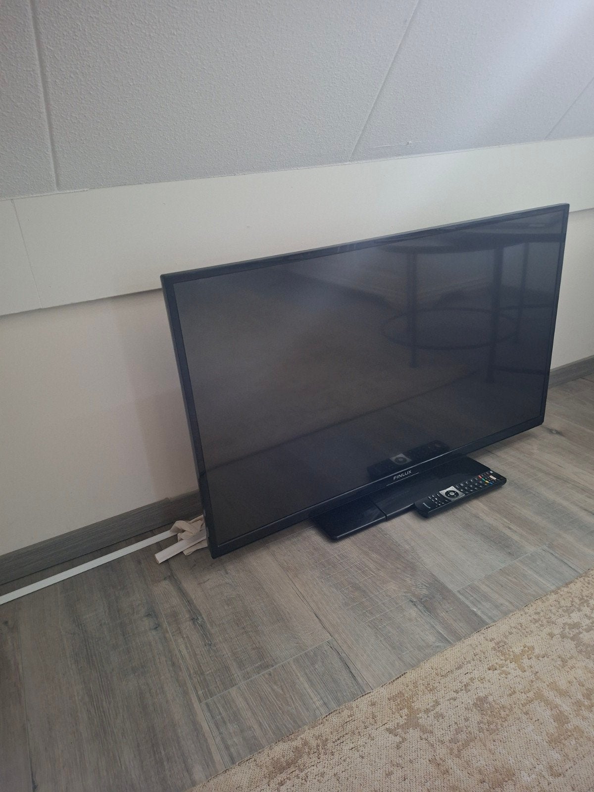 Finetta TV met afstandsbediening, 50 Hz, Zo goed als nieuw, 100 cm of meer, Full HD (1080p)