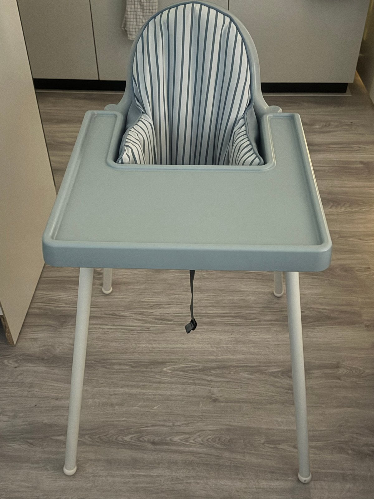 Nette kinderstoel met verkleiner en extra hoes, Kinderen en Baby's, Ophalen, Zo goed als nieuw, Overige typen, Afneembaar eetblad