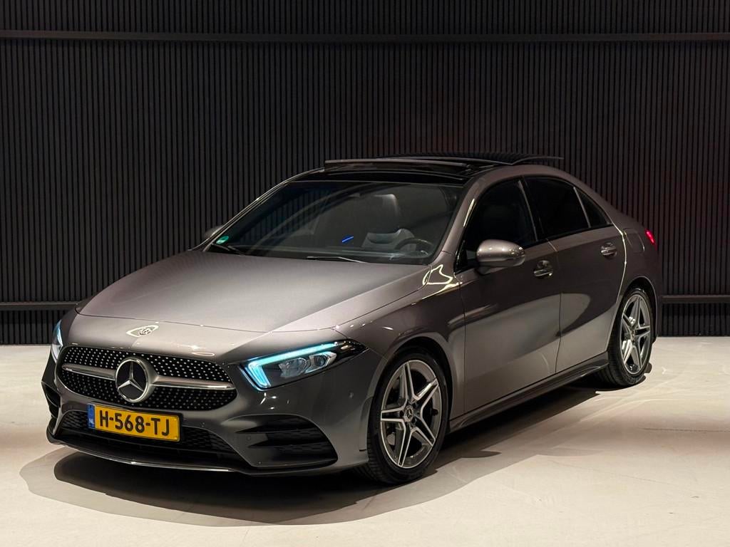Mercedes-Benz A-klasse A200 AMG Panoramadak|Sfeer|Camera|Bom, Gebruikt, Euro 6, 4 cilinders, 163 pk