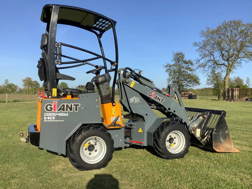 Giant D254swHD 382 uur nieuwstaat., Zakelijke goederen, Machines en Bouw | Kranen en Graafmachines, Wiellader of Shovel