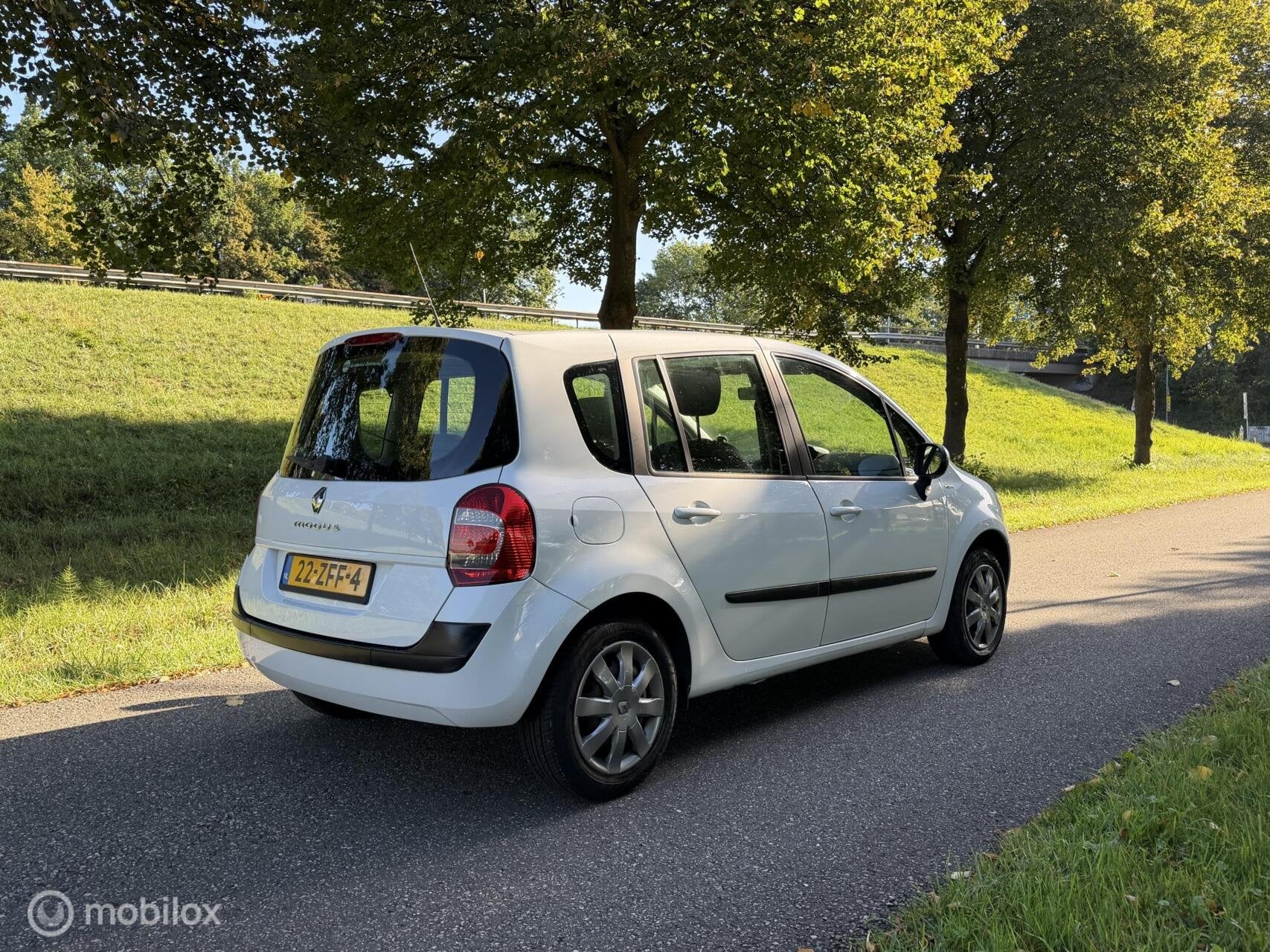Renault Grand Modus 1.2 TCE Night & Day*AIRCO*APK 4/27*CRUIS, Voorwielaandrijving, Euro 5, Gebruikt, Zwart