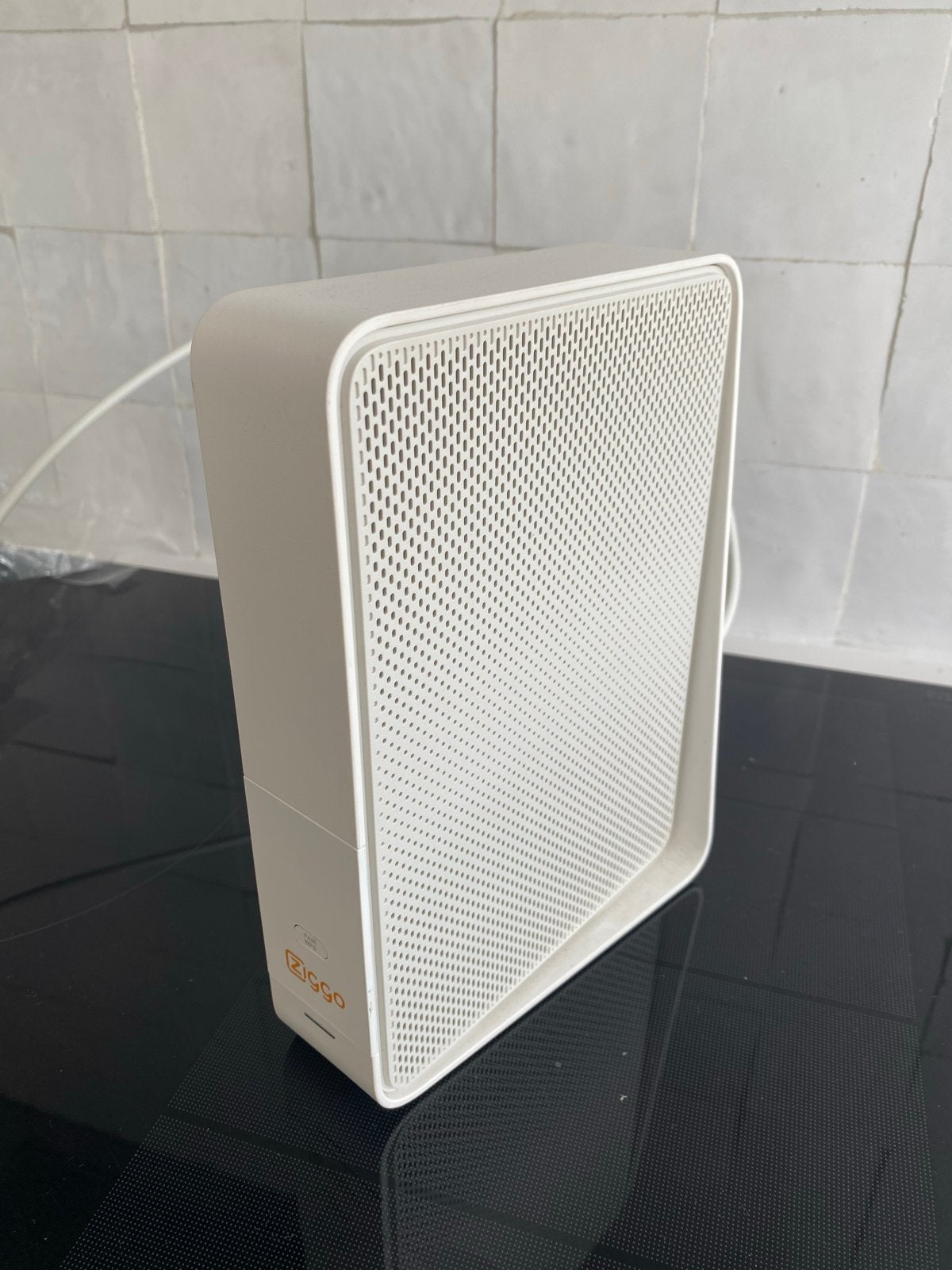 Ziggo modem - werkt nog, voor onderdelen, Ophalen, Gebruikt, Router met modem