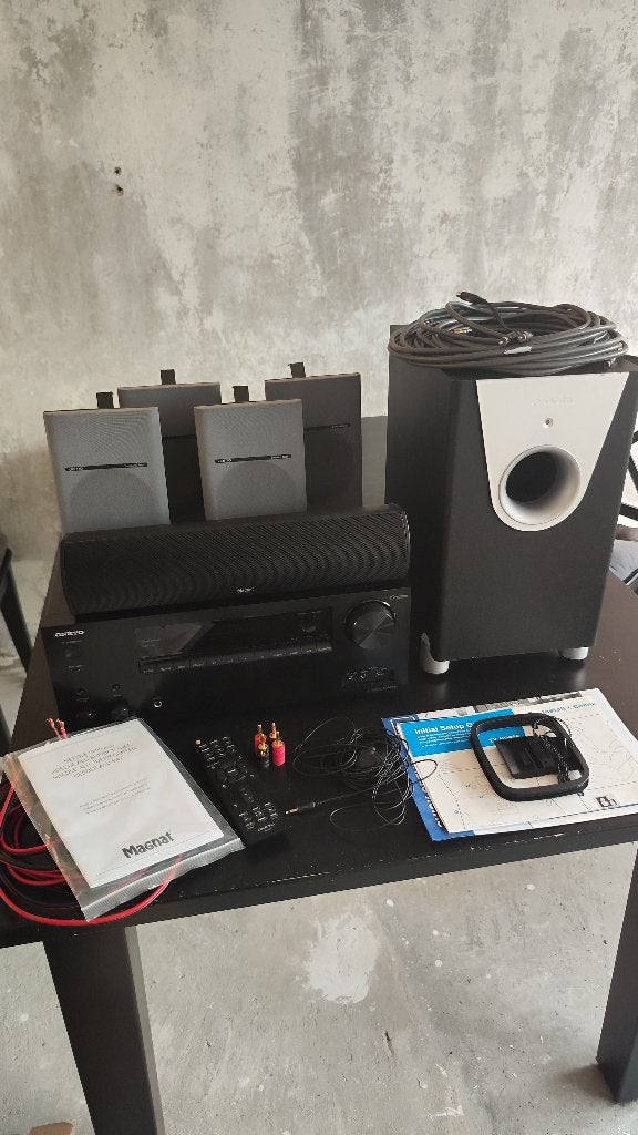 onkyo TX-NR686 + 4 surround- , center-  en sub speaker, Audio, Tv en Foto, Ophalen, Zo goed als nieuw, 120 watt of meer, Onkyo