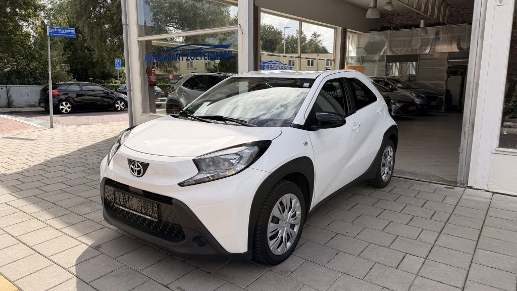 Toyota Aygo X 1.0 VVT-i S-CVT Play (bj 2023, automaat), Auto's, Toyota, Automaat, Gebruikt, Euro 6, Start-stop-systeem