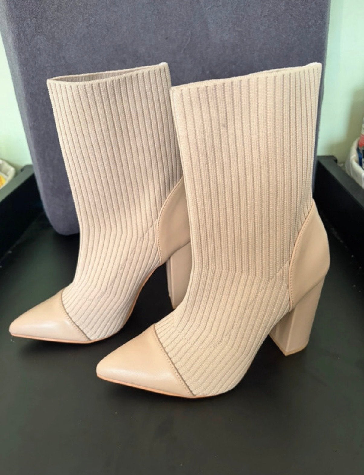 Beige enkellaarzen met hak - Maat 35, Beige, Lage of Enkellaarzen, Ophalen of Verzenden, Gedragen