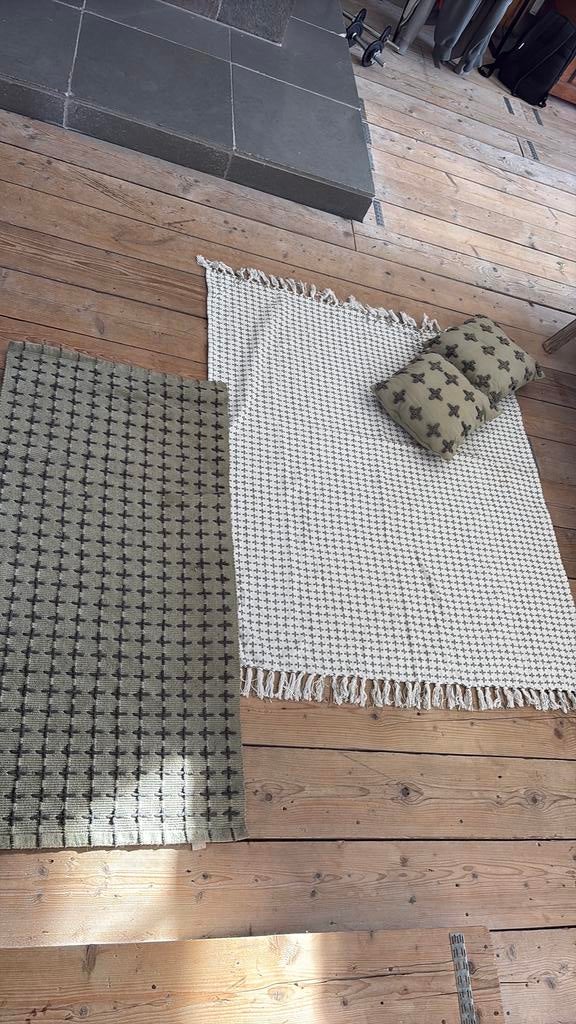 Kinderkamer aankleding, Hema, loper/kleed, plaid, 2 kussens, Ophalen of Verzenden, Zo goed als nieuw, Kleed of Kussen