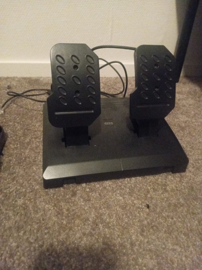 wilt iemand nog een mooi playstation 4 stuur hebben