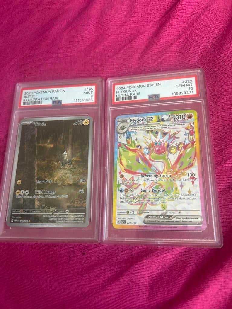 Pokémon Kaarten: Blitzle (PSA 9) & Flygon ex (PSA 10), Ophalen, Zo goed als nieuw, Meerdere kaarten