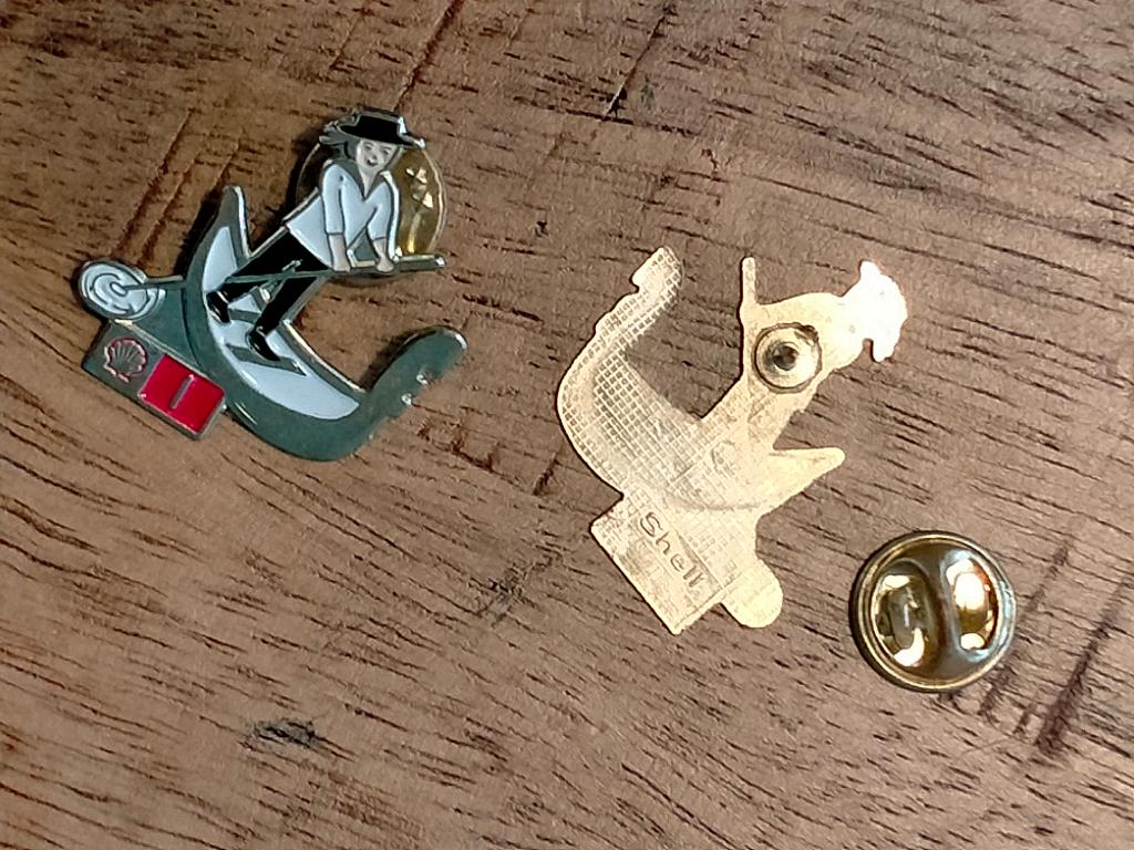 Gondelier Gondelvaart Shell Brandstof vintage pin boot, Verzamelen, Speldjes, Pins en Buttons, Verzenden, Gebruikt, Overige onderwerpen