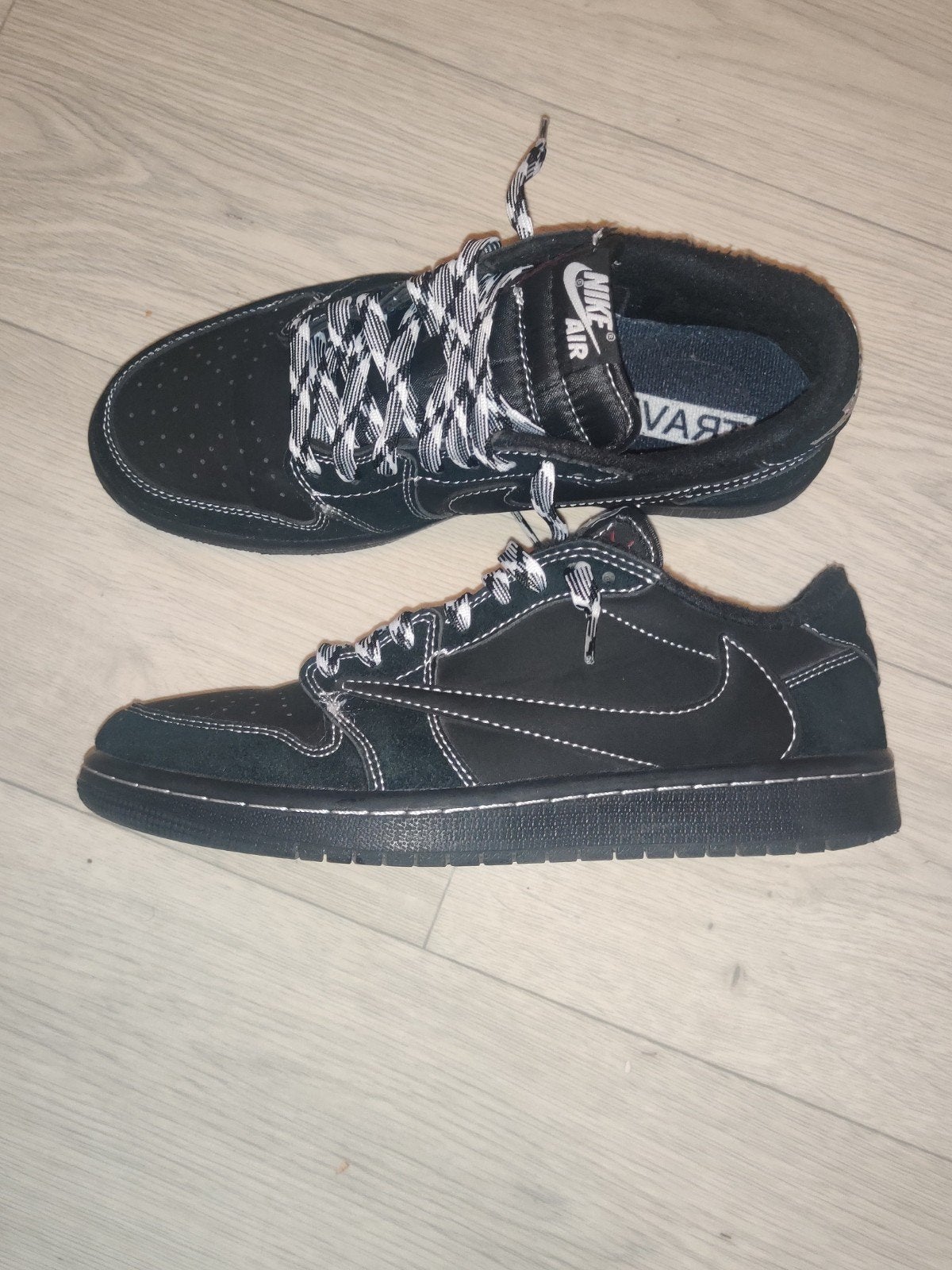 Travis Scott x Air Jordan 1 Low Black Phantom, Ophalen, Zwart, Nike Air Jordan, Sneakers of Gympen