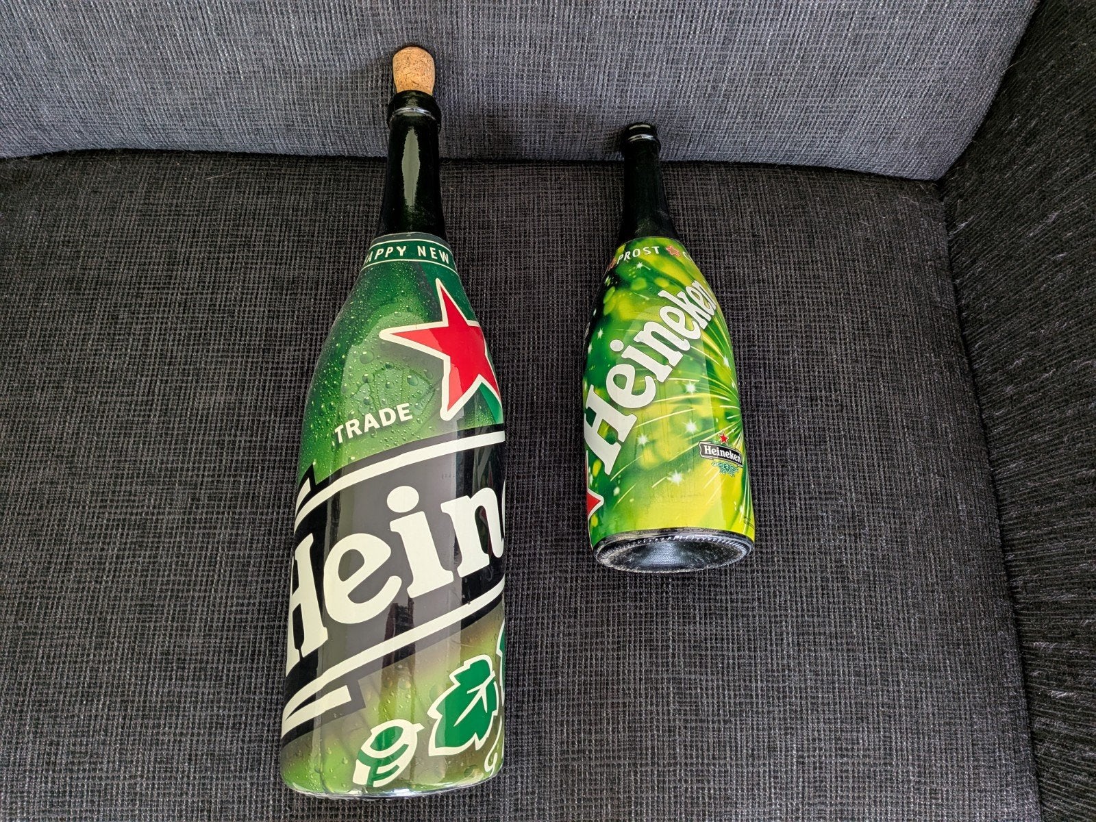 Heineken decoratie flessen (2 stuks), Ophalen of Verzenden, Gebruikt