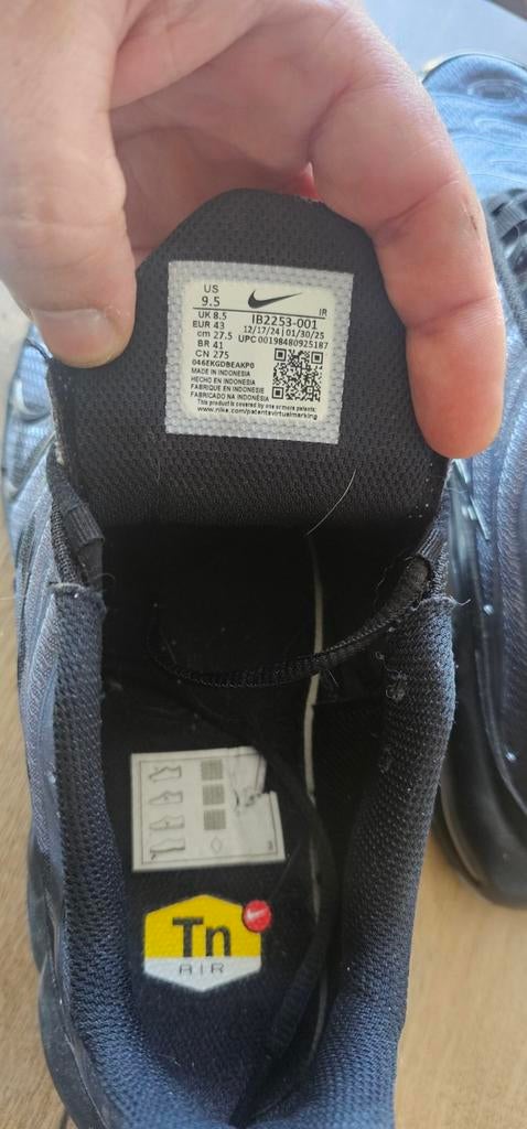 Nike Air Max Plus TN 'Paris' Sneakers - Maat 43 (42), Kleding | Heren, Schoenen, Zwart, Nike, Ophalen of Verzenden, Sneakers of Gympen