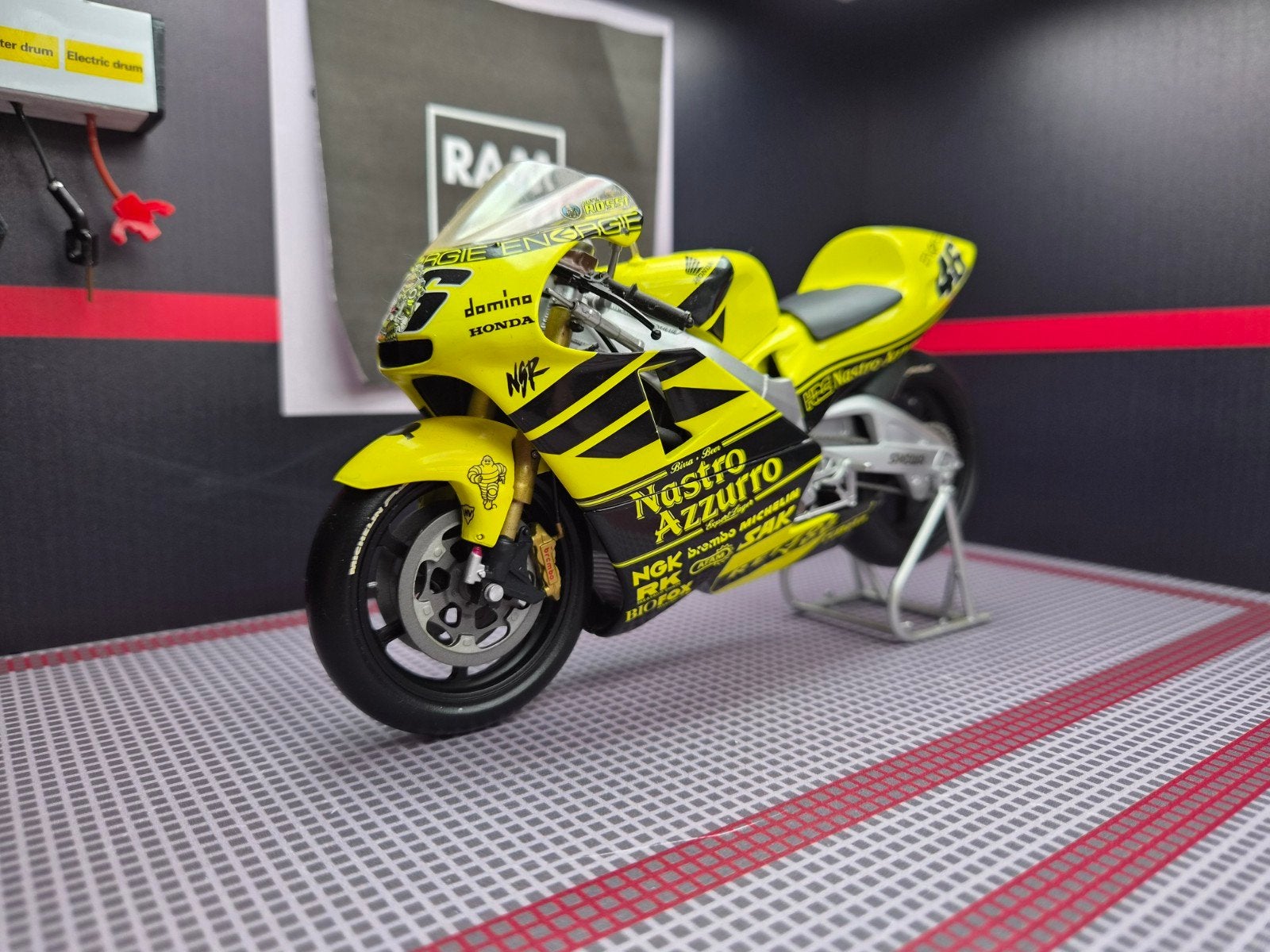 1/12 2001 Valentino Rossi Honda NSR 500  Pre-Season Test Bik, Ophalen of Verzenden, Zo goed als nieuw, 1:9 t/m 1:12, Motor