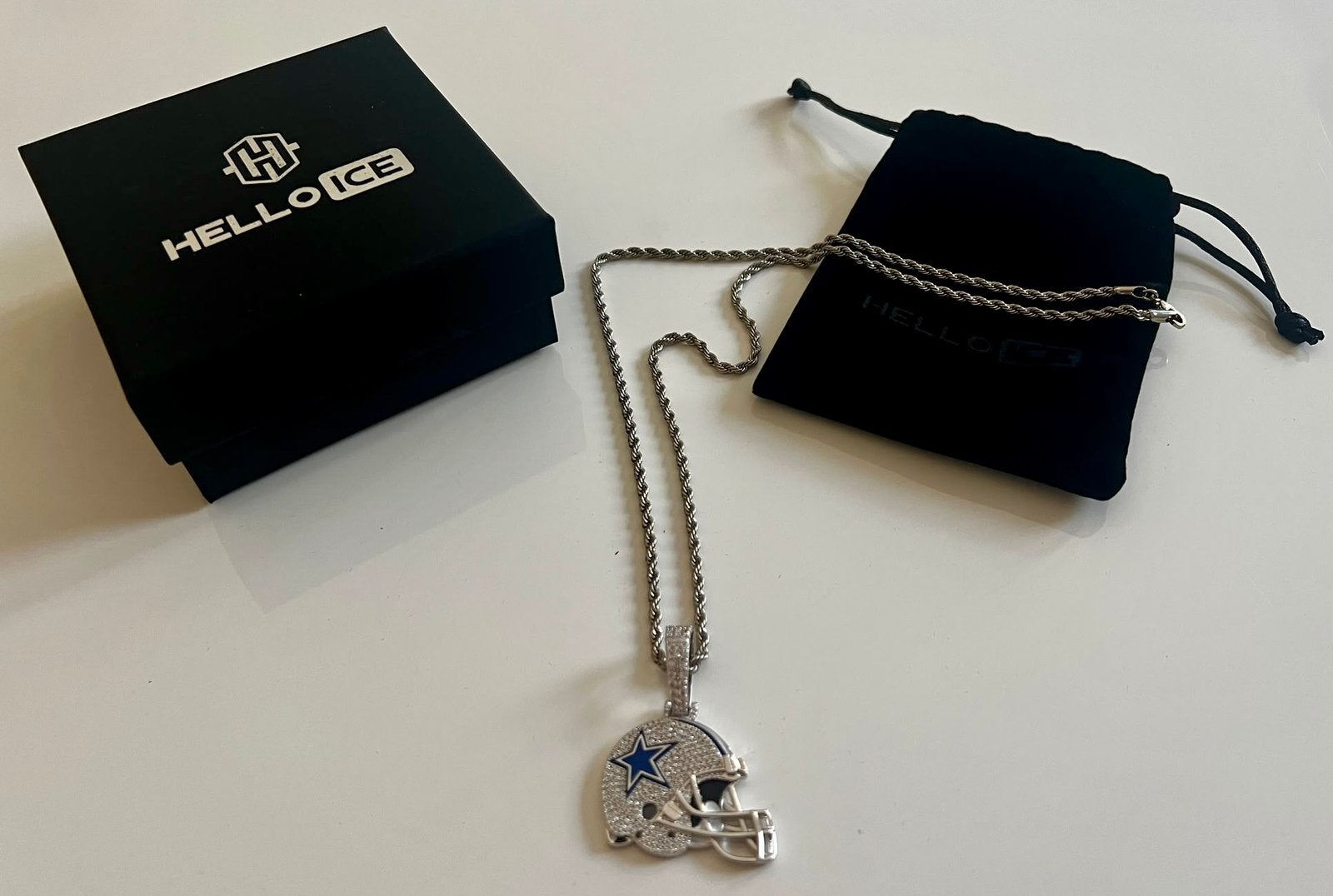 HelloIce Dallas Cowboys Helmet Pendant – nieuw, Sieraden, Tassen en Uiterlijk, Nieuw, Ophalen of Verzenden, Zilver, Overige materialen