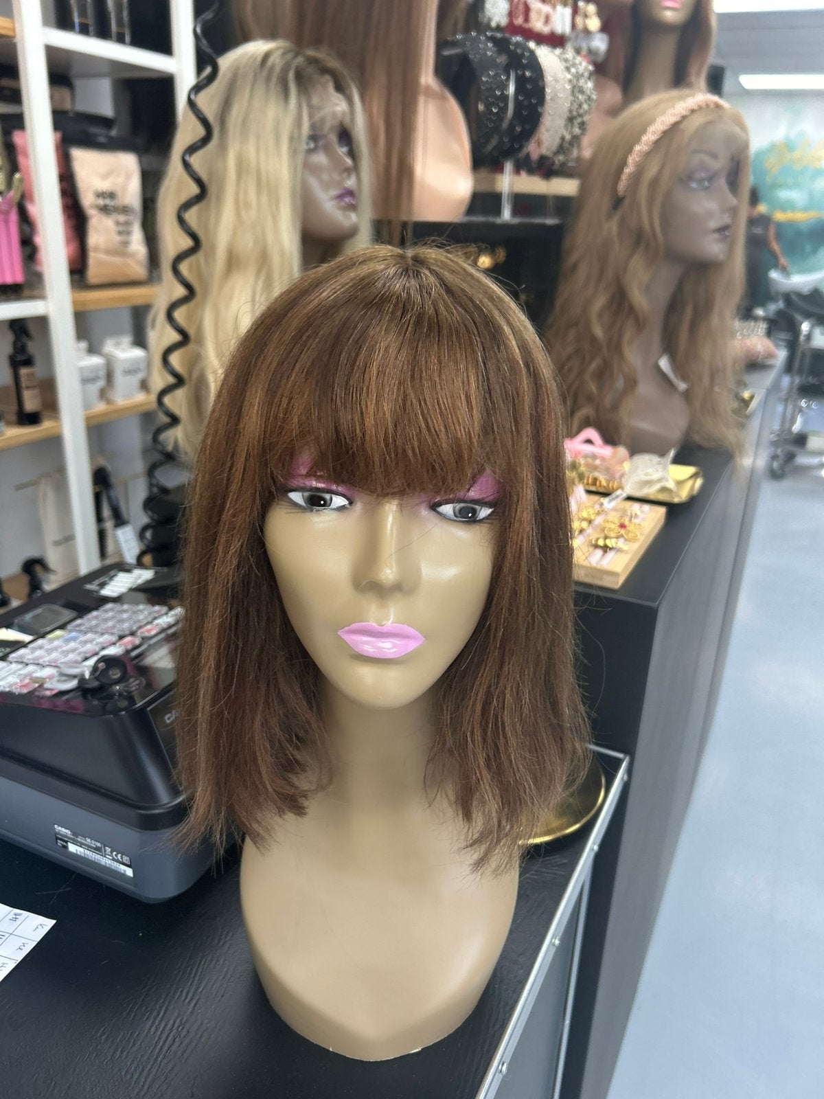 Pruik Echthaar bob met pony bruinmet highlights human hair, Ophalen of Verzenden, Nieuw, Pruik of Haarverlenging