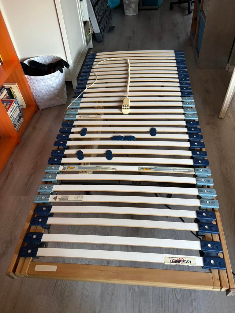 Elektrische lattenbodem (90 x210), Huis en Inrichting, Slaapkamer | Matrassen en Bedbodems, Ophalen, Gebruikt, 90 cm, Eenpersoons