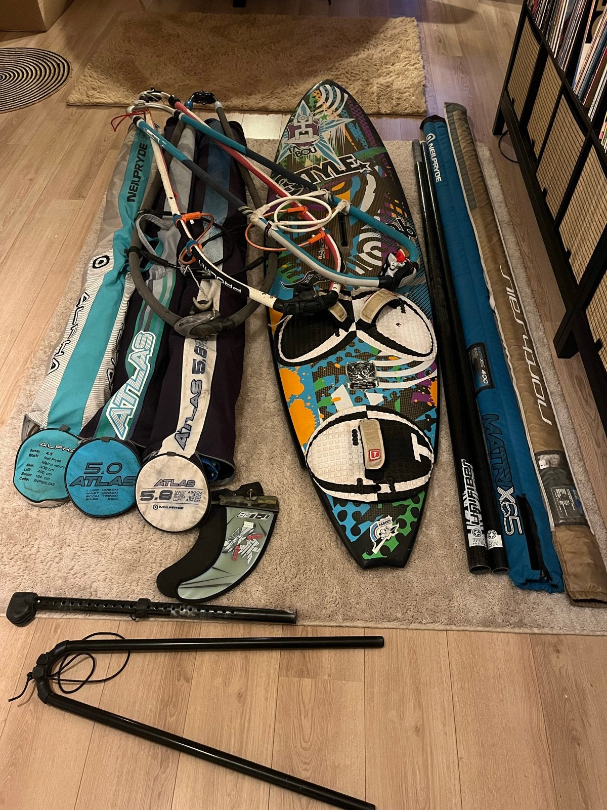 Complete windsurfset: gieken, masten, zeilen, boards en meer, Watersport en Boten, Ophalen, Gebruikt, 5 tot 6.5 m², Minder dan 250 cm