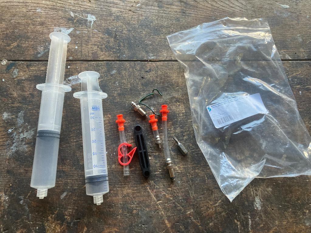 Hayes stroker bleeding set, Ophalen of Verzenden, Zo goed als nieuw, Overige typen, Overige materialen