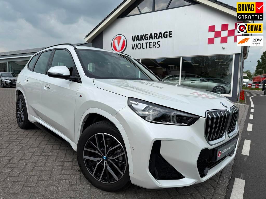 BMW X1 SDrive18i M Sportpakket Aut., 12 maanden, 136 pk, Gebruikt, Zwart