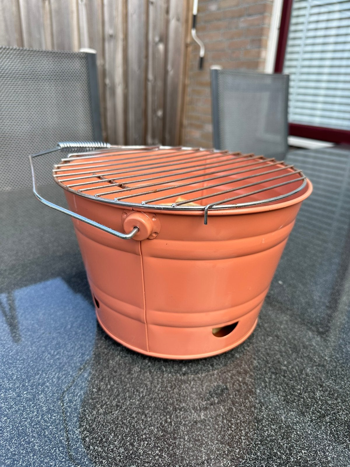 BBQ bucket, Ophalen, Nieuw