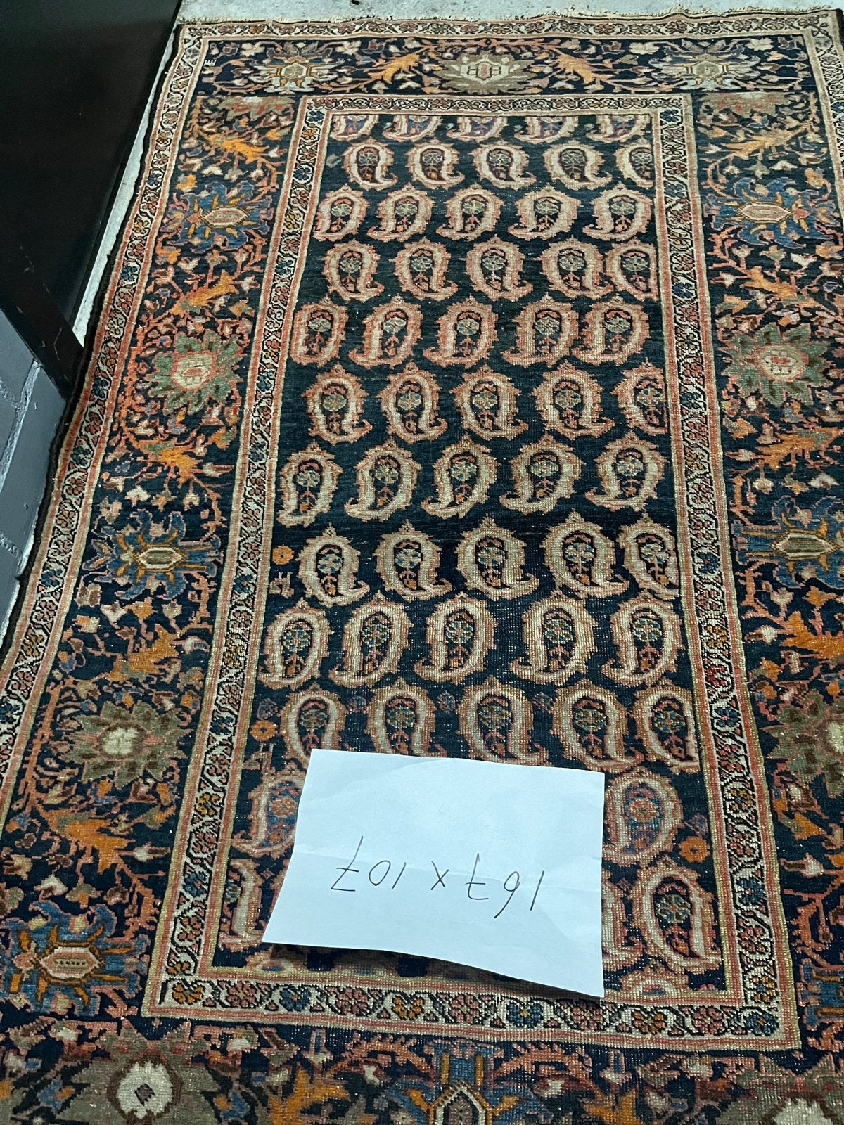 Prachtig Antiek Handgemaakt Tapijt - 107x167 cm, Huis en Inrichting, Stoffering | Tapijten en Kleden, Gebruikt, 100 tot 150 cm