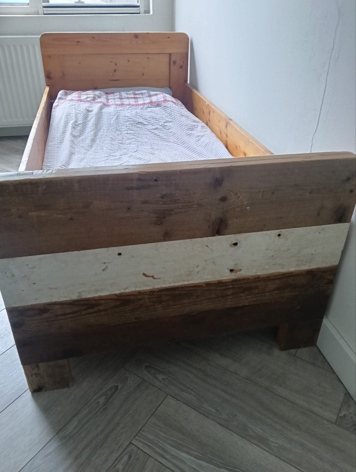 Houten kinderbed Piet Hein Eek sloophout, Kinderen en Baby's, Kinderkamer | Bedden, Gebruikt, 70 tot 85 cm, 160 tot 180 cm, Ophalen