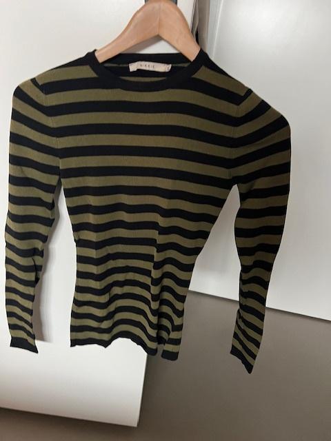 Zwart/groene jolie top van Nikkie, maat 34, Verzenden, Zwart, Zo goed als nieuw, Zonder mouw