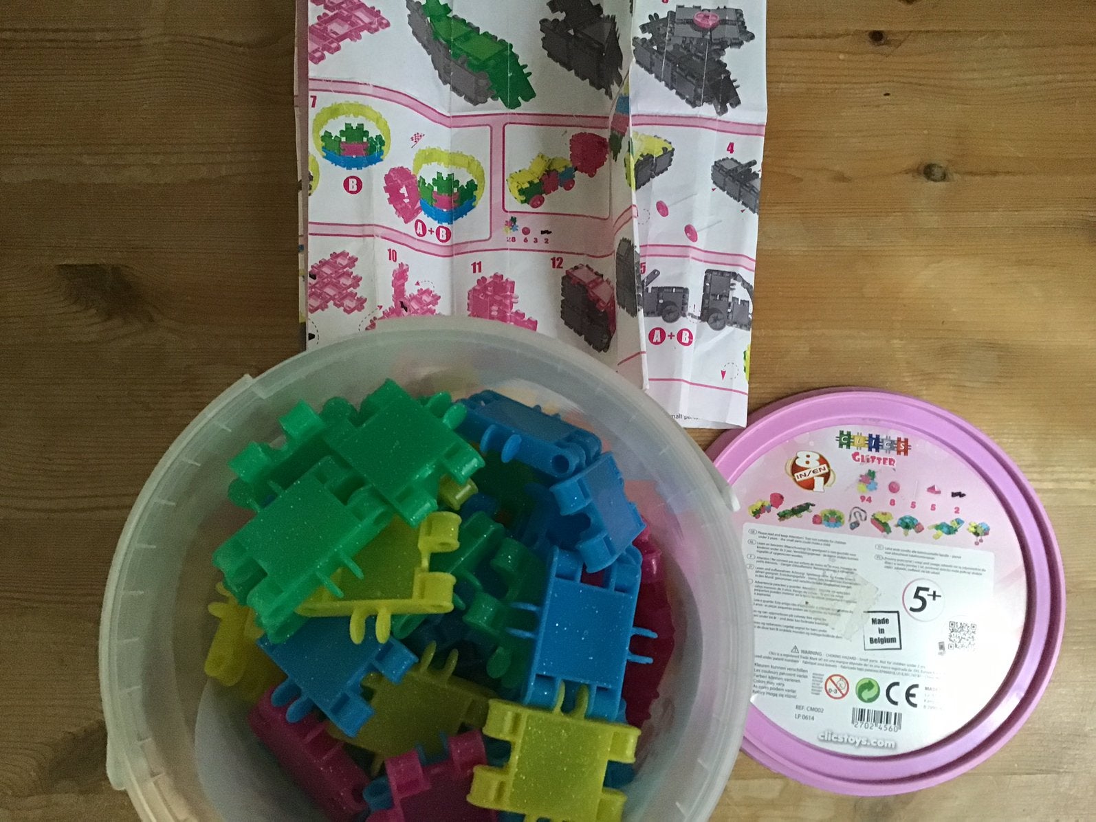 Clics glitter met voorbeelden. Emmer vol., Ophalen of Verzenden, Zo goed als nieuw