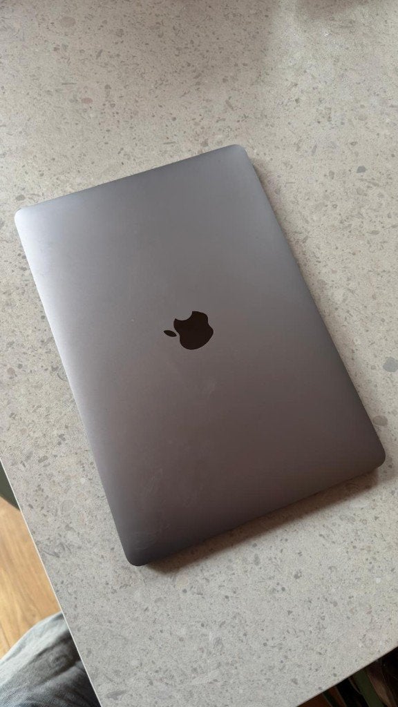Apple MacBook Pro 13" (juni 2023) • M2 Chip • 8GB / 256GB, Gebruikt, 256 GB, Qwerty, 8 GB