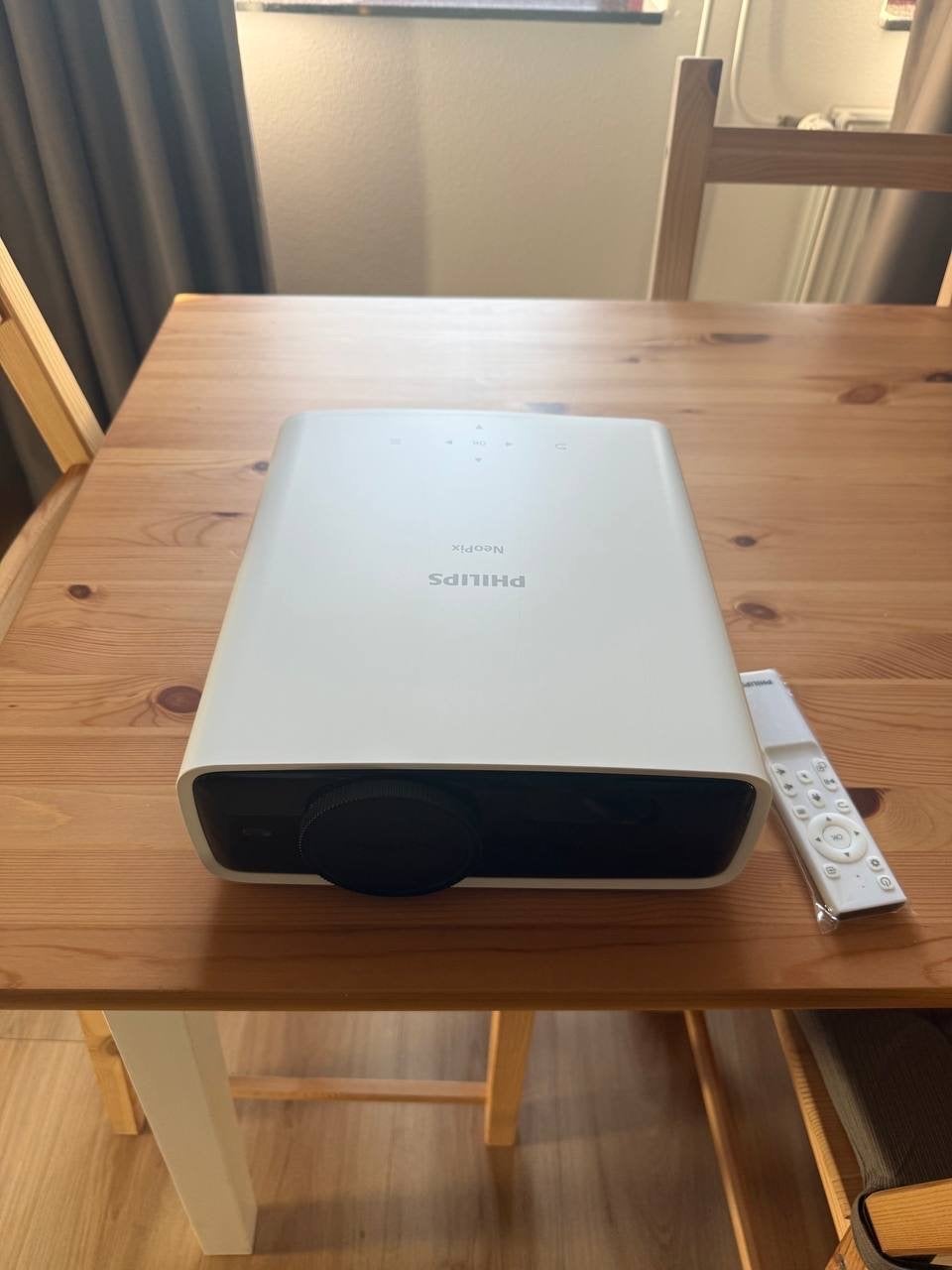 Philips NeoPix 550 smart Beamer - Zo goed als nieuw, Audio, Tv en Foto, Ophalen, Zo goed als nieuw, LED, HD (720)