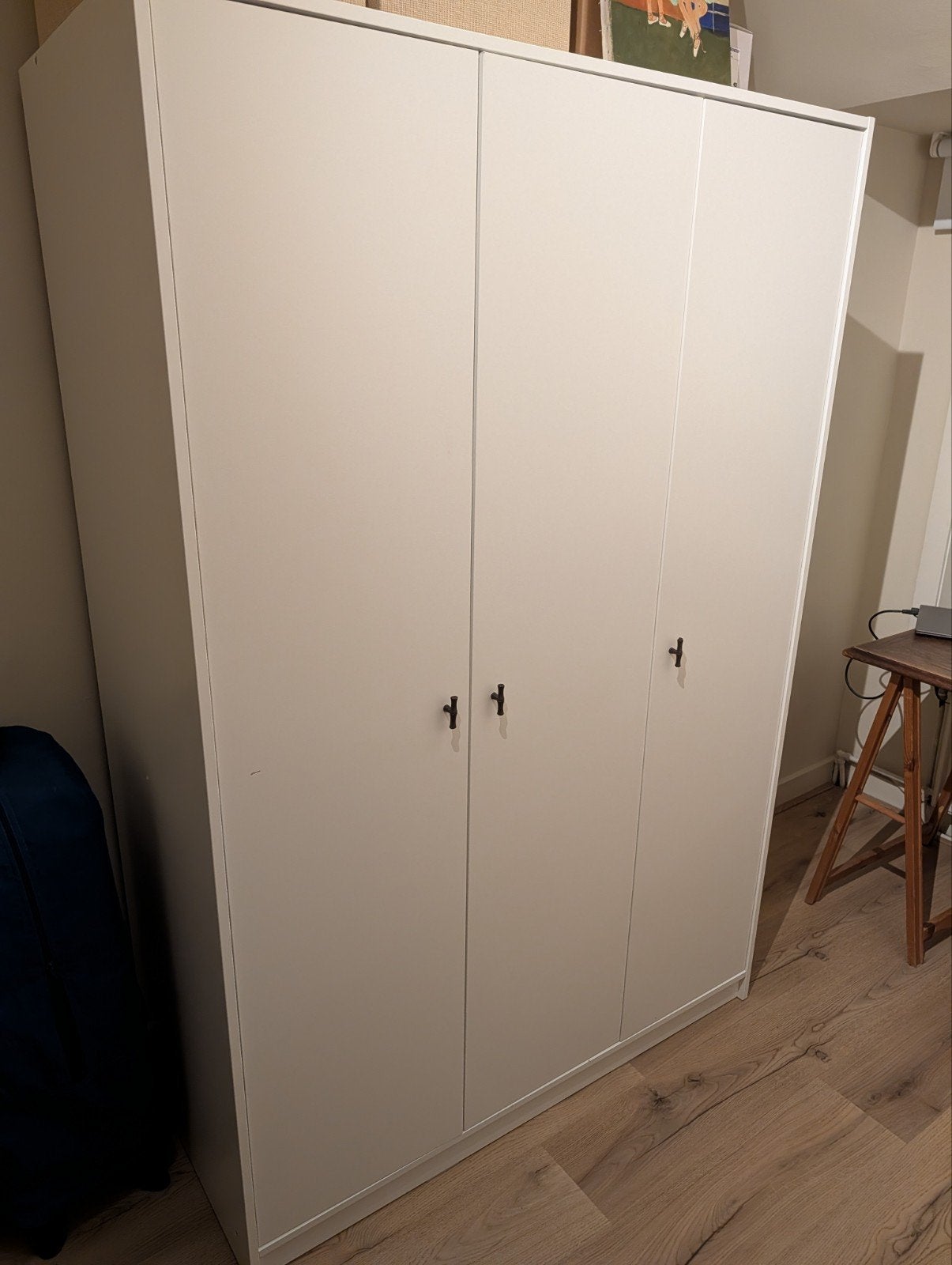 IKEA KLEPPSTAD kledingkast met 3 deuren – wit, Ophalen, 100 tot 150 cm, Zo goed als nieuw, 150 tot 200 cm