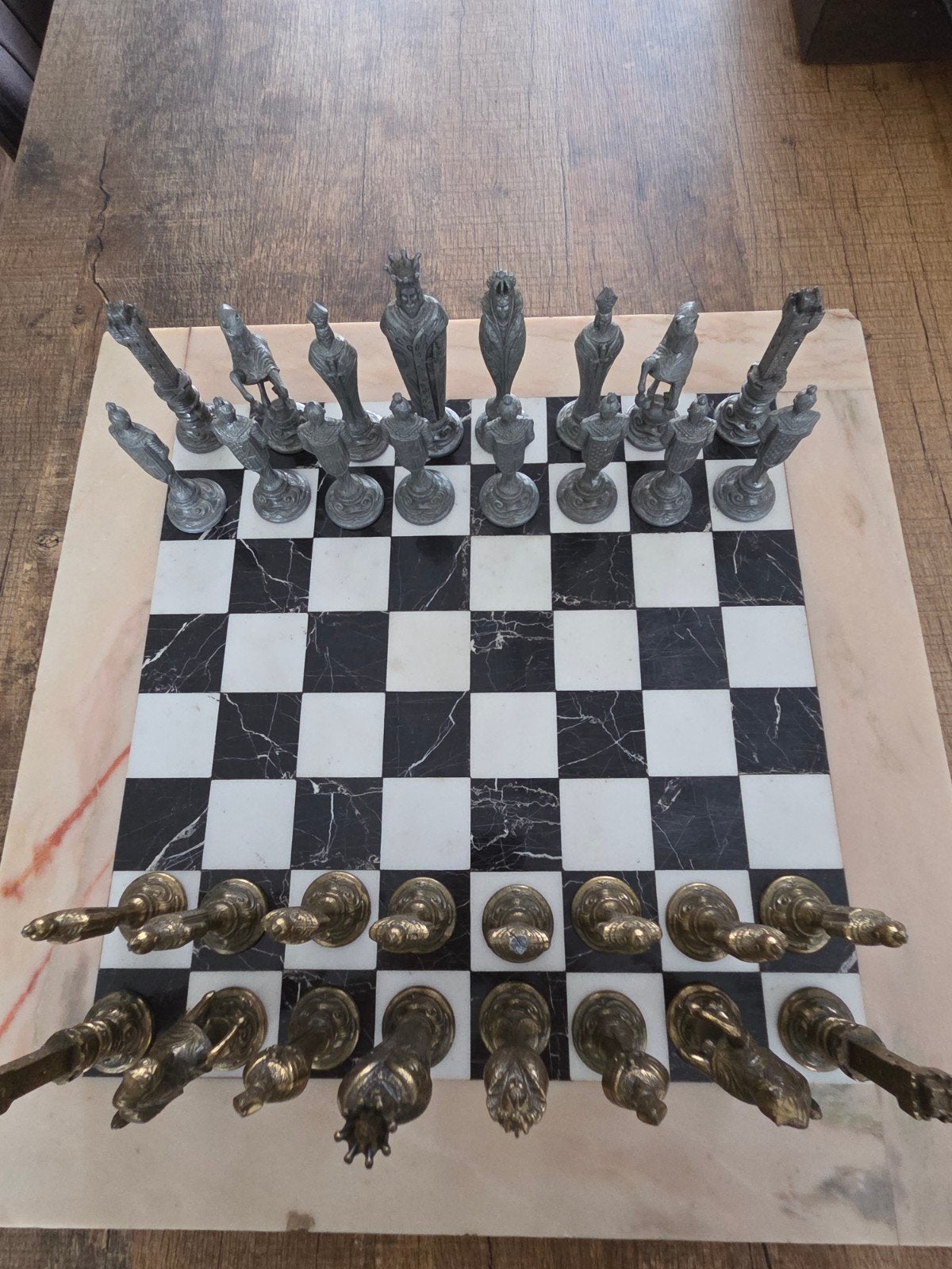 Italiaans marmeren schaak spel, Ophalen
