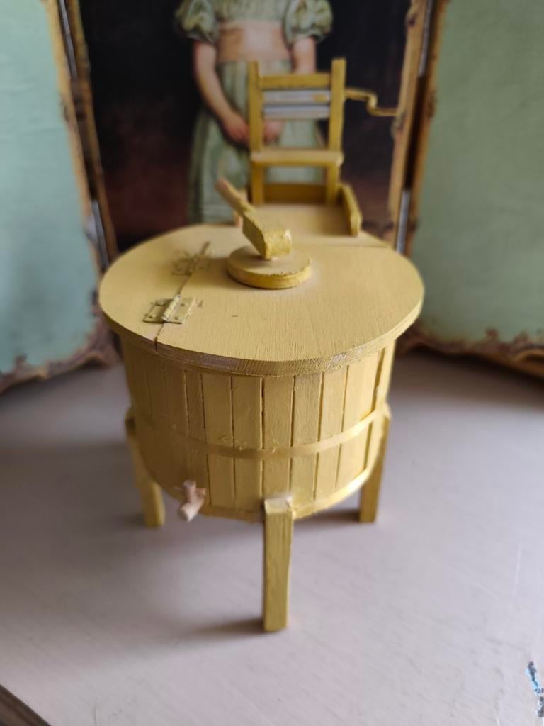 OUDE WASTOBBE MINIATUUR, Antiek en Kunst, Ophalen of Verzenden