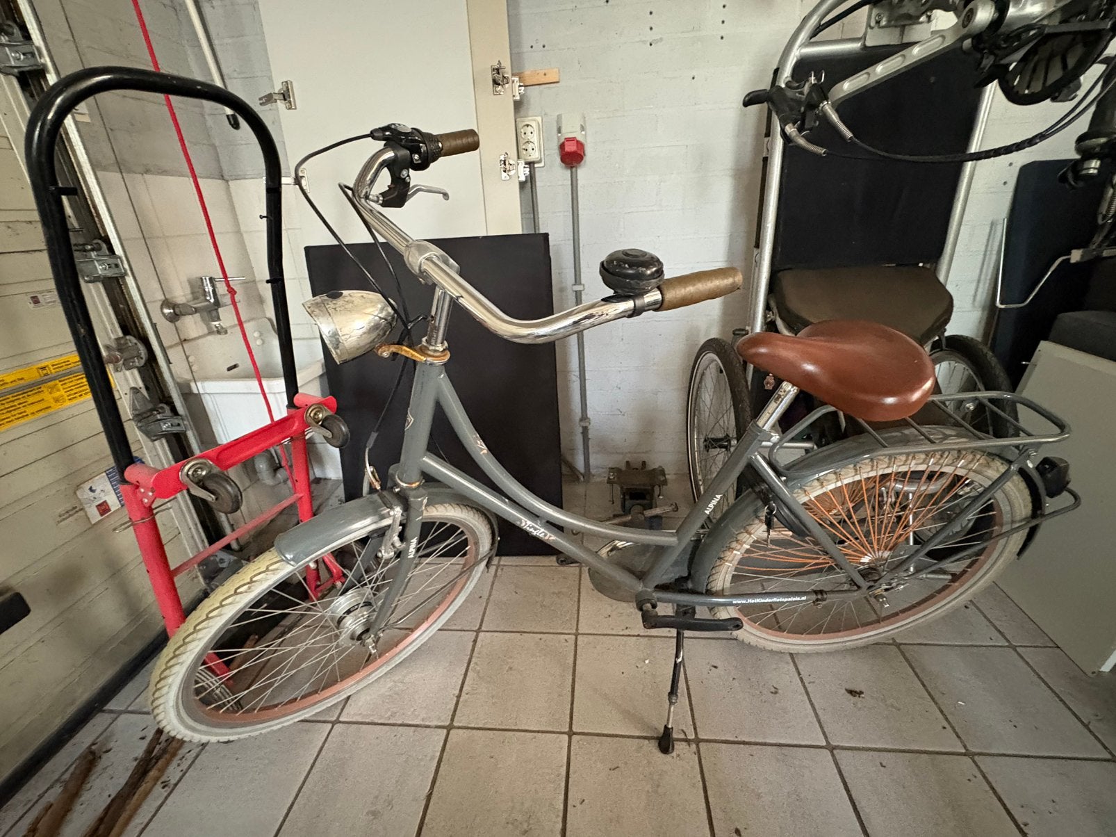 Alpina meisjesfiets Tingle, Ophalen, Terugtraprem, Handrem, Gebruikt