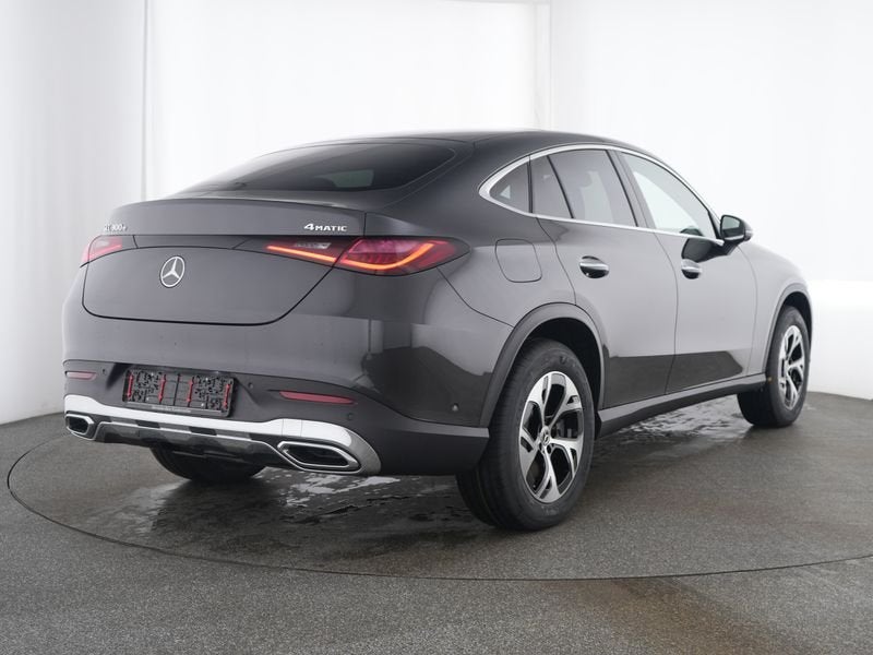 Mercedes-Benz GLC Coupé 300 e 4MATIC AMG Plug-In Hybride |, Auto's, Automaat, 12 maanden, Beige, Verblindingsvrij grootlicht