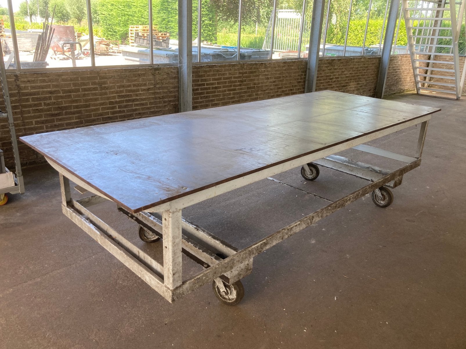 2x Werktafels (mobiel) hout en metaal, Doe-het-zelf en Verbouw, Werkbanken, Ophalen, Gebruikt, 170 cm of meer