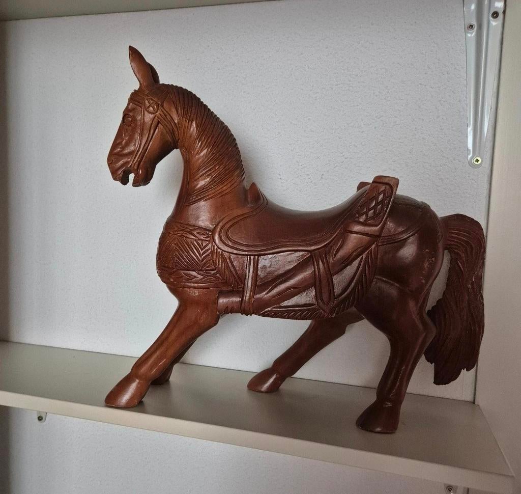 Houten paard beeldje - Handgesneden decoratie, Ophalen of Verzenden