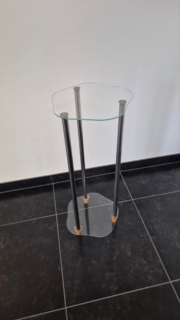 Glazen bijzettafel met metalen poten, Minder dan 55 cm, Gebruikt, Ophalen of Verzenden, Glas