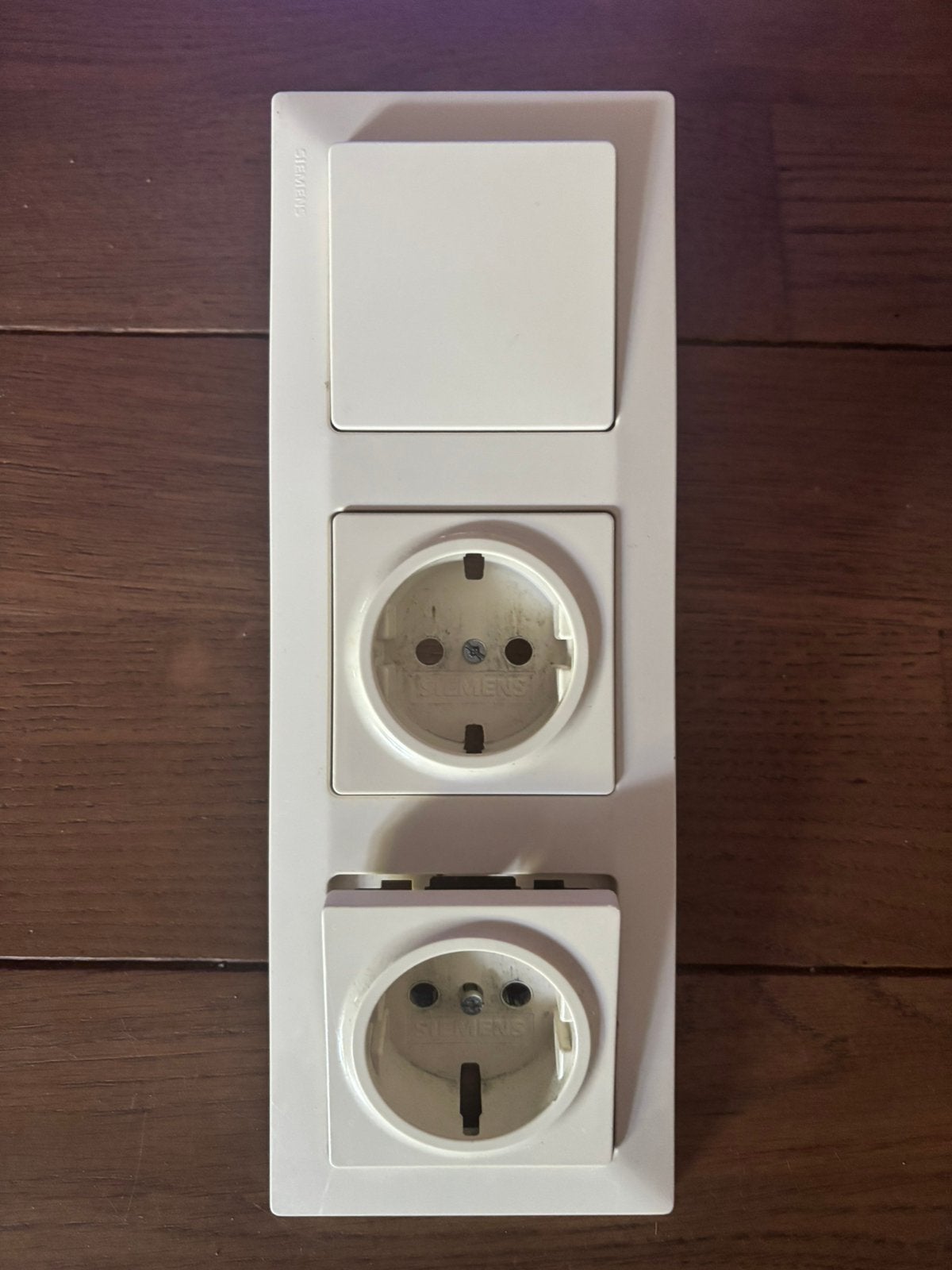 Siemens inbouw stopcontact + schakelaar., Ophalen of Verzenden, Zo goed als nieuw, Stopcontact