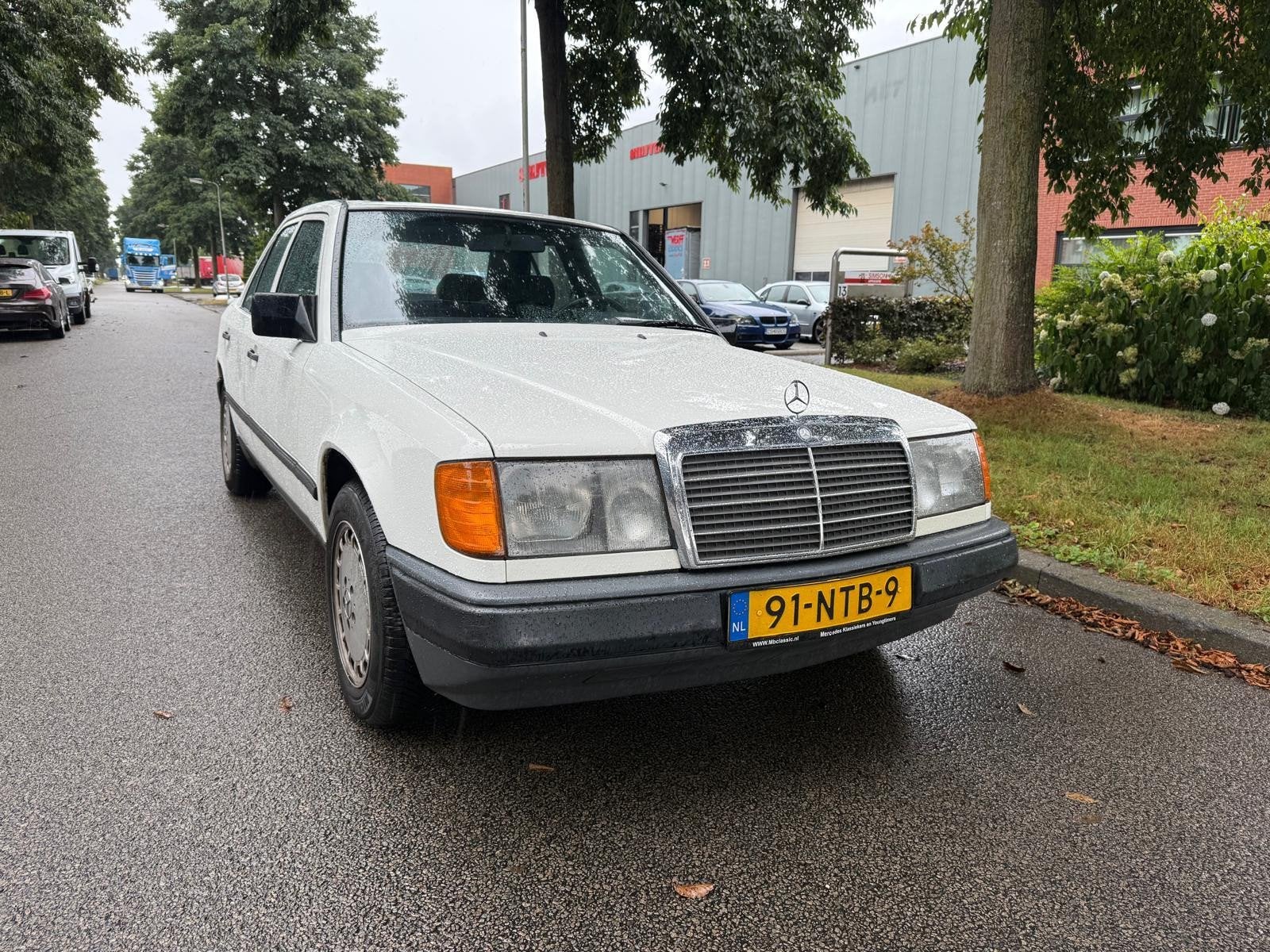 Mercedes-Benz 200-500 (W124) E 230 AUTOMAAT LPG (70 LITER) B, Auto's, Automaat, Dealer onderhouden, Gebruikt, 4 cilinders