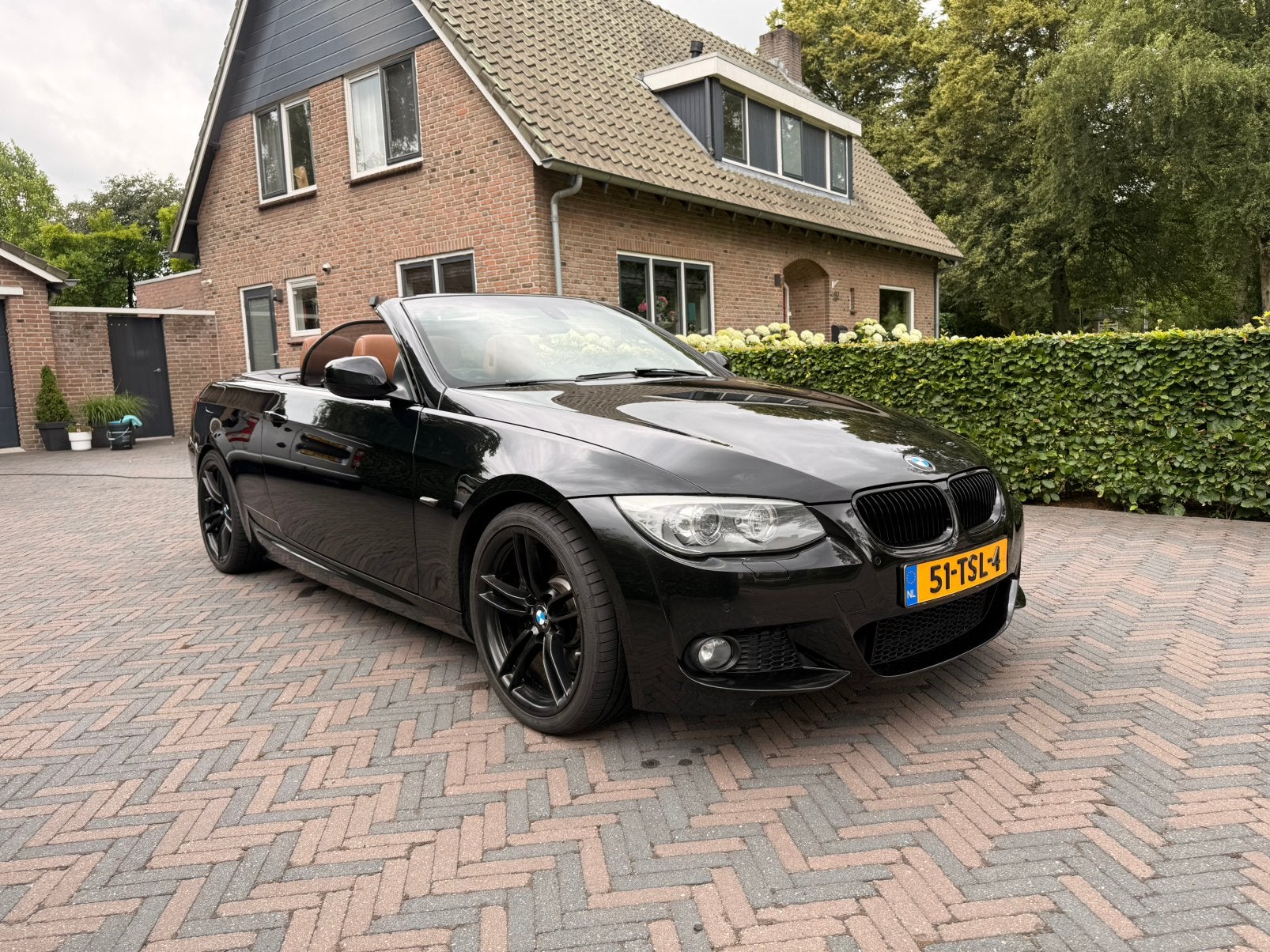 BMW 335i Cabrio DCT n55 2011 Zwart / Saddle Brown, Automaat, Euro 5, Achterwielaandrijving, Cabriolet