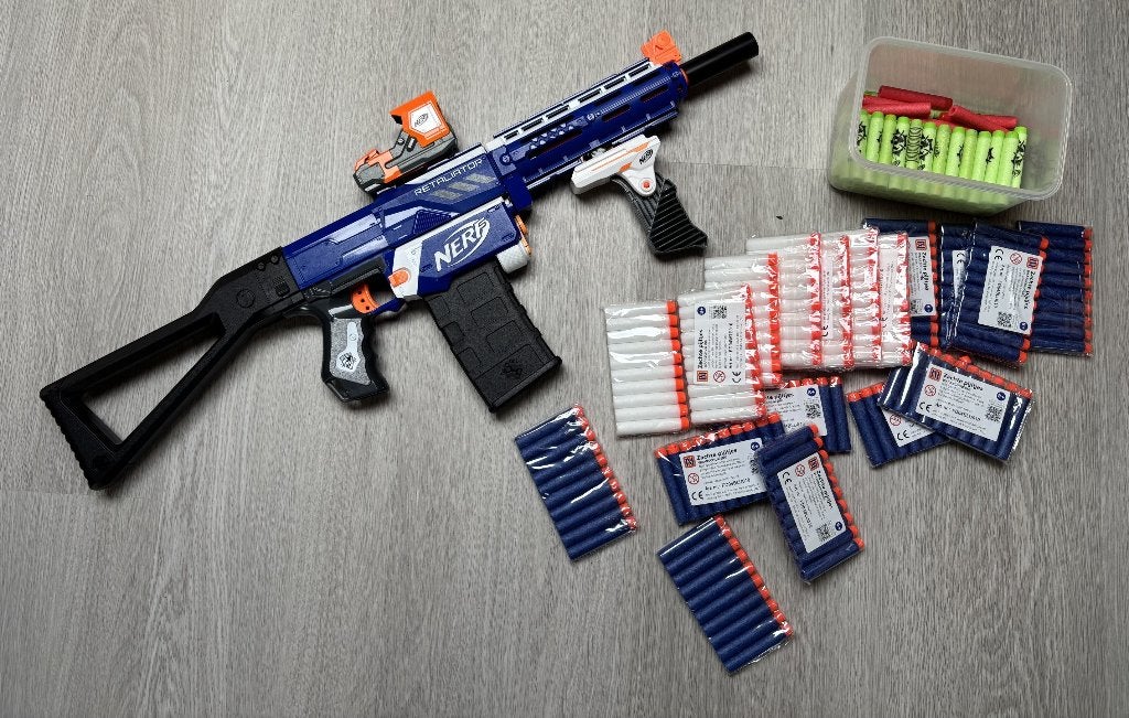 Nerf Retaliator custom-made (omgebouwd) met 241 pijlen, Ophalen of Verzenden, Zo goed als nieuw