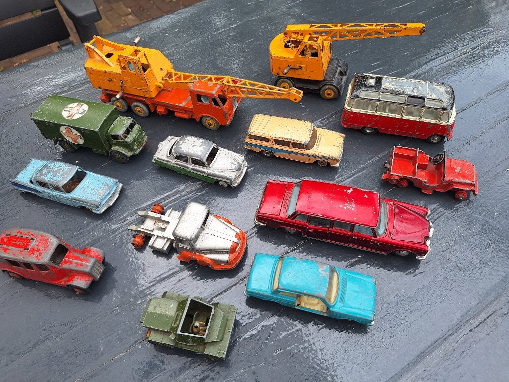 Dinky Toys - 13 bespeelde modellen, Verzenden, Gebruikt, Overige typen