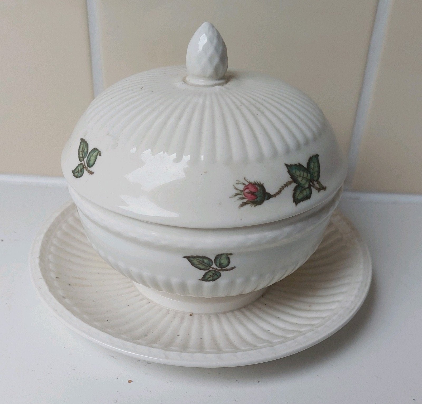 Wedgewood schaaltje Moss Rose of Etruria & Bariaston, Ophalen