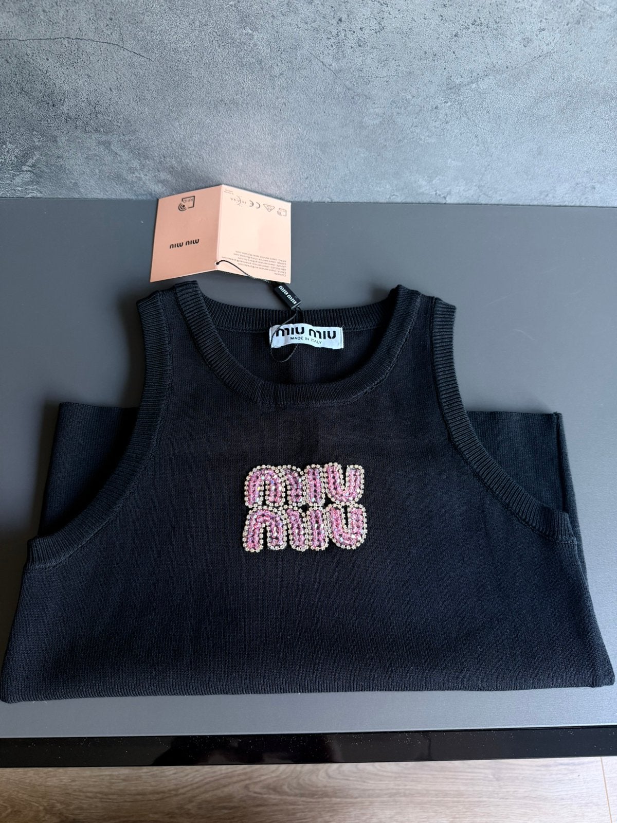 Miu miu topjes, Kleding | Dames, Tops, Ophalen of Verzenden, Zo goed als nieuw, Zonder mouw