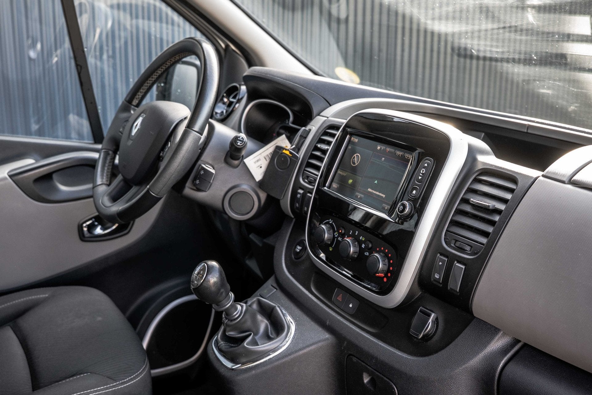 Renault Trafic Passenger 1.6dCi 9-Pers L2H1 | Incl. BPM, BTW, Voorwielaandrijving, Stof, Gebruikt, 2000 kg