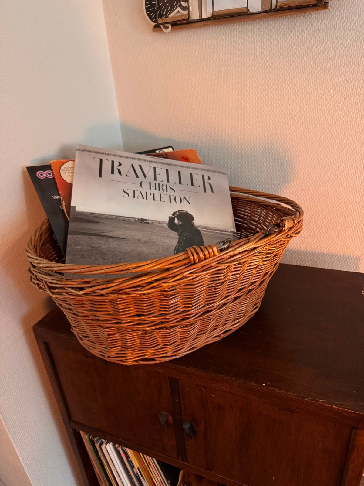 Grote rotan mand met handvatten - Vintage stijl, Huis en Inrichting, Gebruikt, Gevlochten, Mand, Ophalen of Verzenden