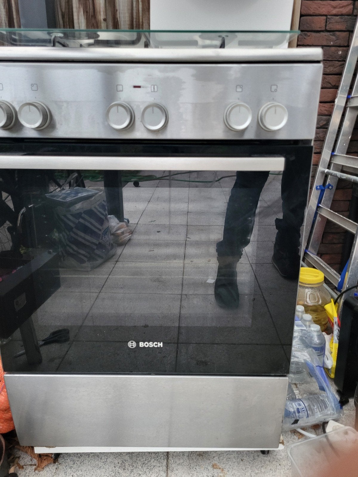 Mooi Bosch fornuis, 2 jaar oud, 60 cm of meer, Zo goed als nieuw, Gas, Vrijstaand