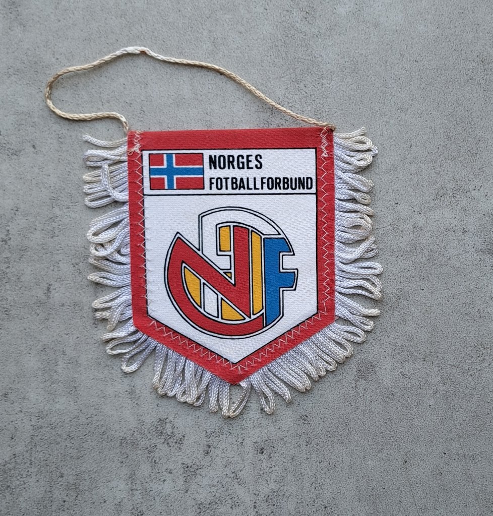 vaantje Noorwegen, Ophalen of Verzenden, Zo goed als nieuw, Buitenlandse clubs, Vaantje of Sjaal